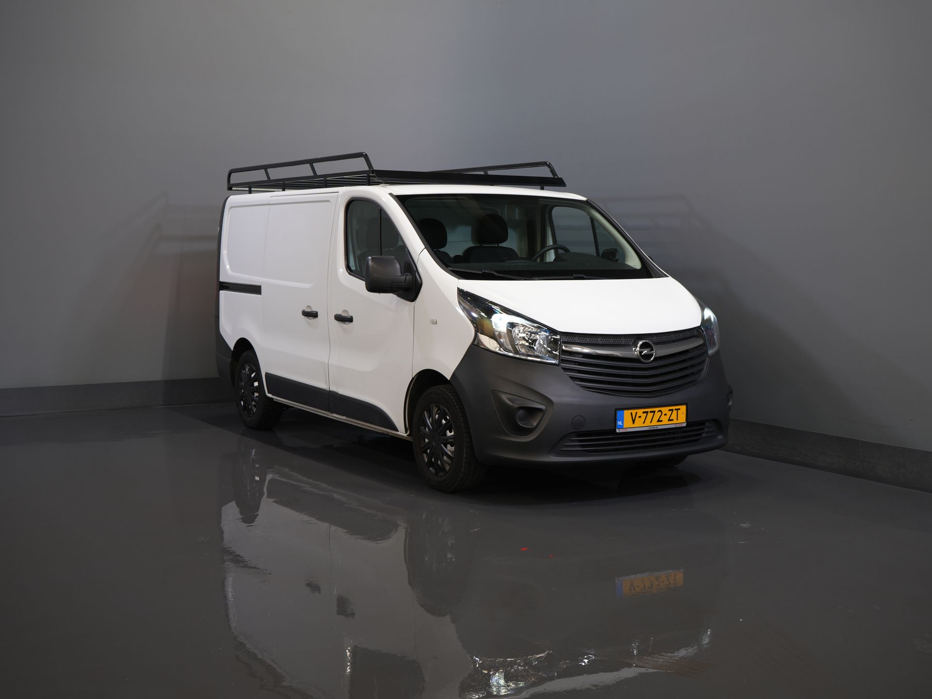 Opel Vivaro Bestelbus 1.6 CDTI NL Auto/ 3 Pers./ Carplay/ Airco/ Imperiaal/ Camera/ Cruise/ Betimmerd/ Inrichting/ Radio