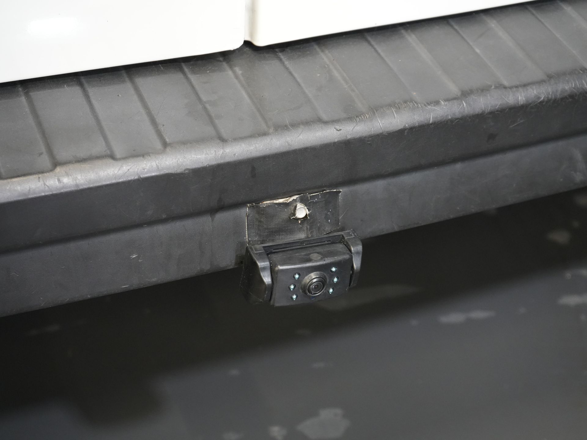 Opel Vivaro Bestelbus 1.6 CDTI NL Auto/ 3 Pers./ Carplay/ Airco/ Imperiaal/ Camera/ Cruise/ Betimmerd/ Inrichting/ Radio