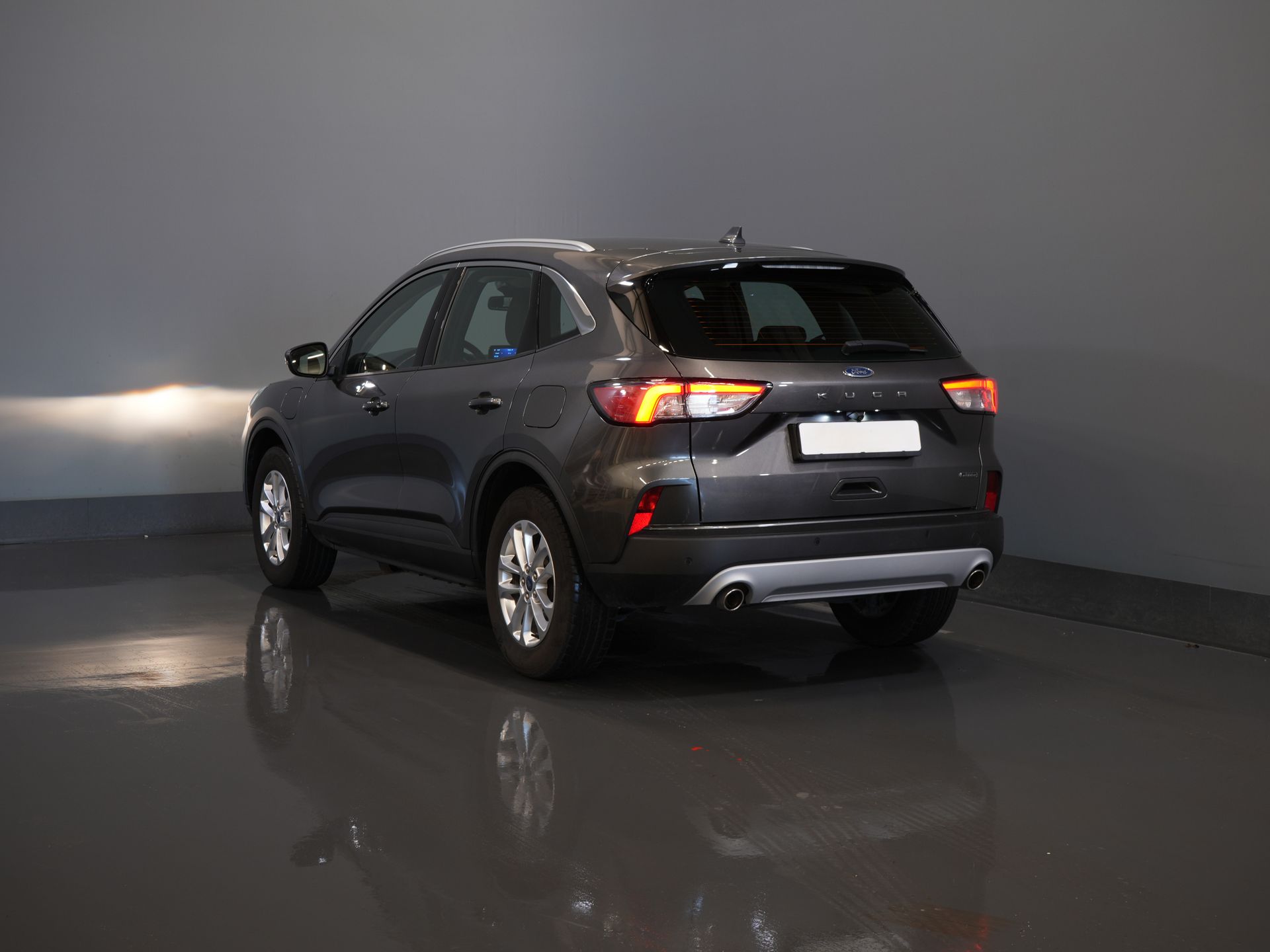 Ford Kuga SUV 2.5 PHEV 225 CV Titanium Navi/ Carplay/ Asientos calefactables/ Volante calefactable/ Cámara/ PDC/ Climatizador