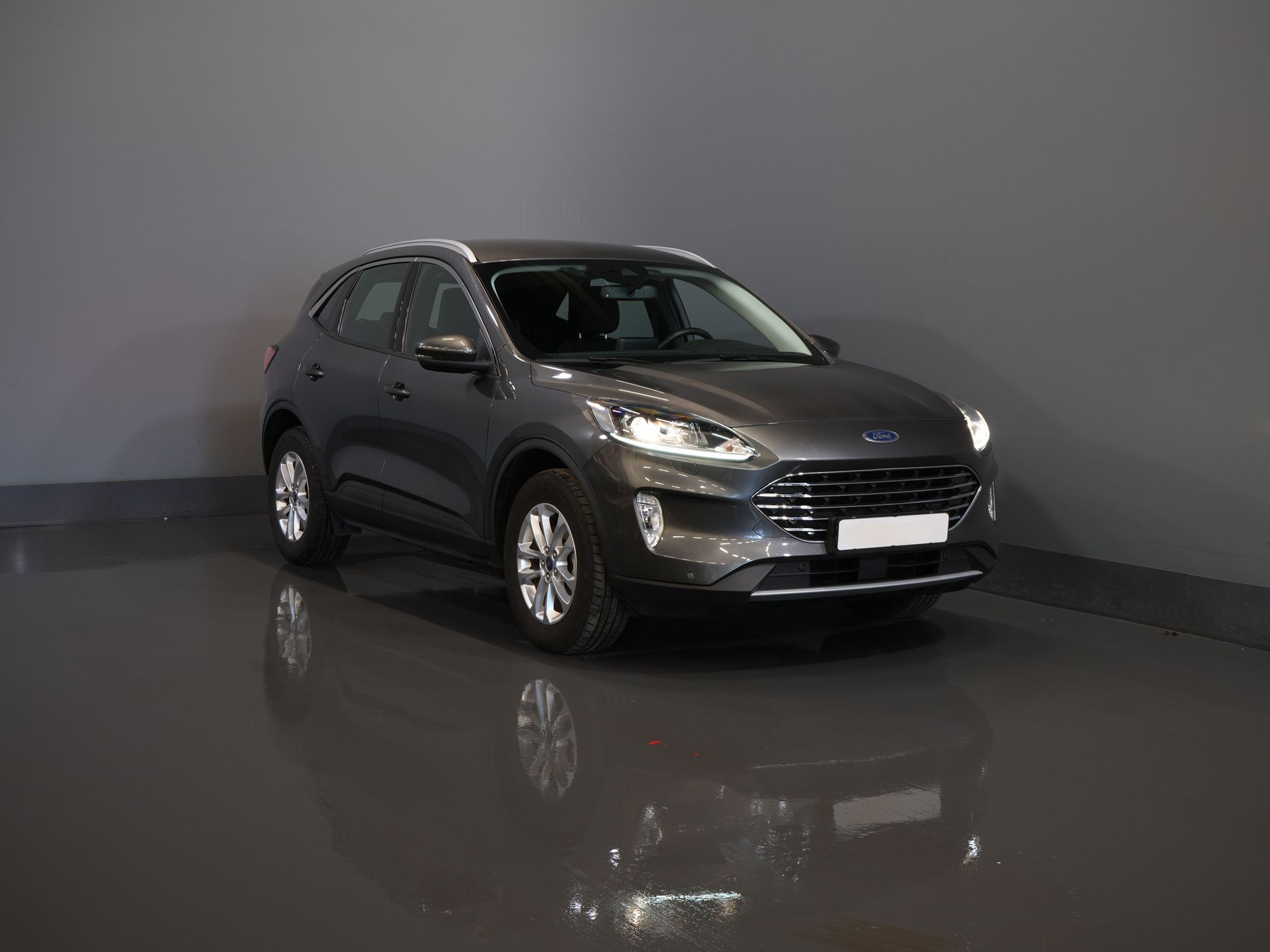 Ford Kuga SUV 2.5 PHEV 225 CV Titanium Navi/ Carplay/ Asientos calefactables/ Volante calefactable/ Cámara/ PDC/ Climatizador
