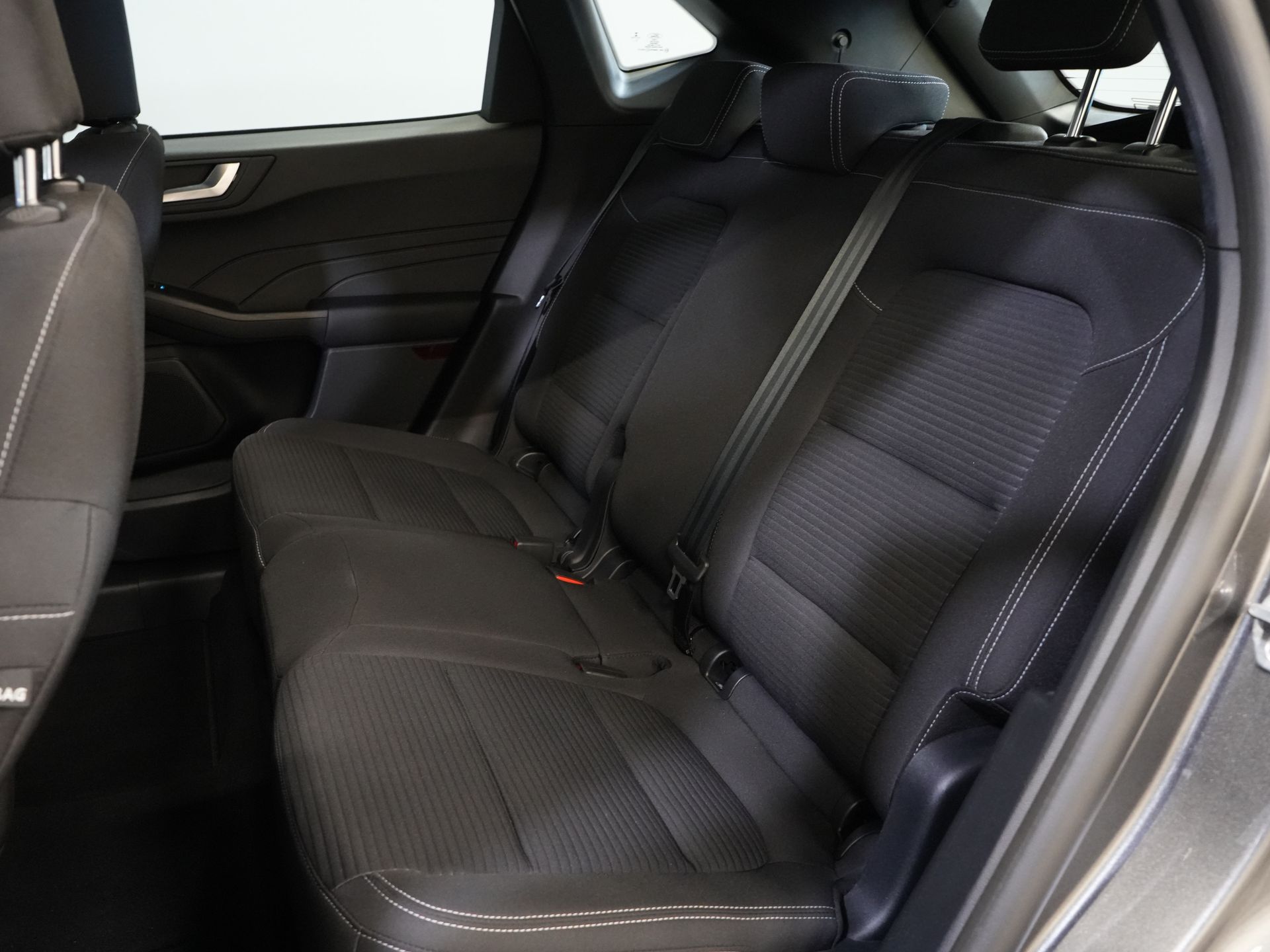 Ford Kuga SUV 2.5 PHEV 225 CV Titanium Navi/ Carplay/ Asientos calefactables/ Volante calefactable/ Cámara/ PDC/ Climatizador