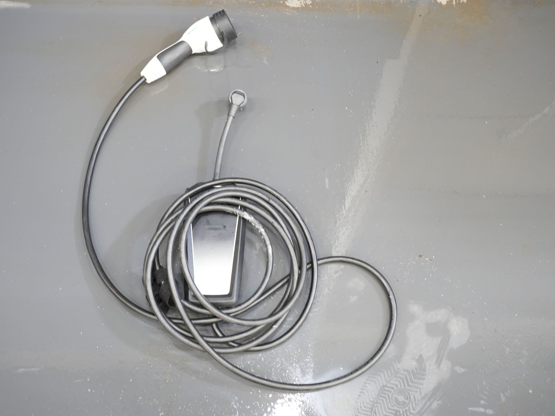 Ford Kuga SUV 2.5 PHEV 225 CV Titanium Navi/ Carplay/ Asientos calefactables/ Volante calefactable/ Cámara/ PDC/ Climatizador