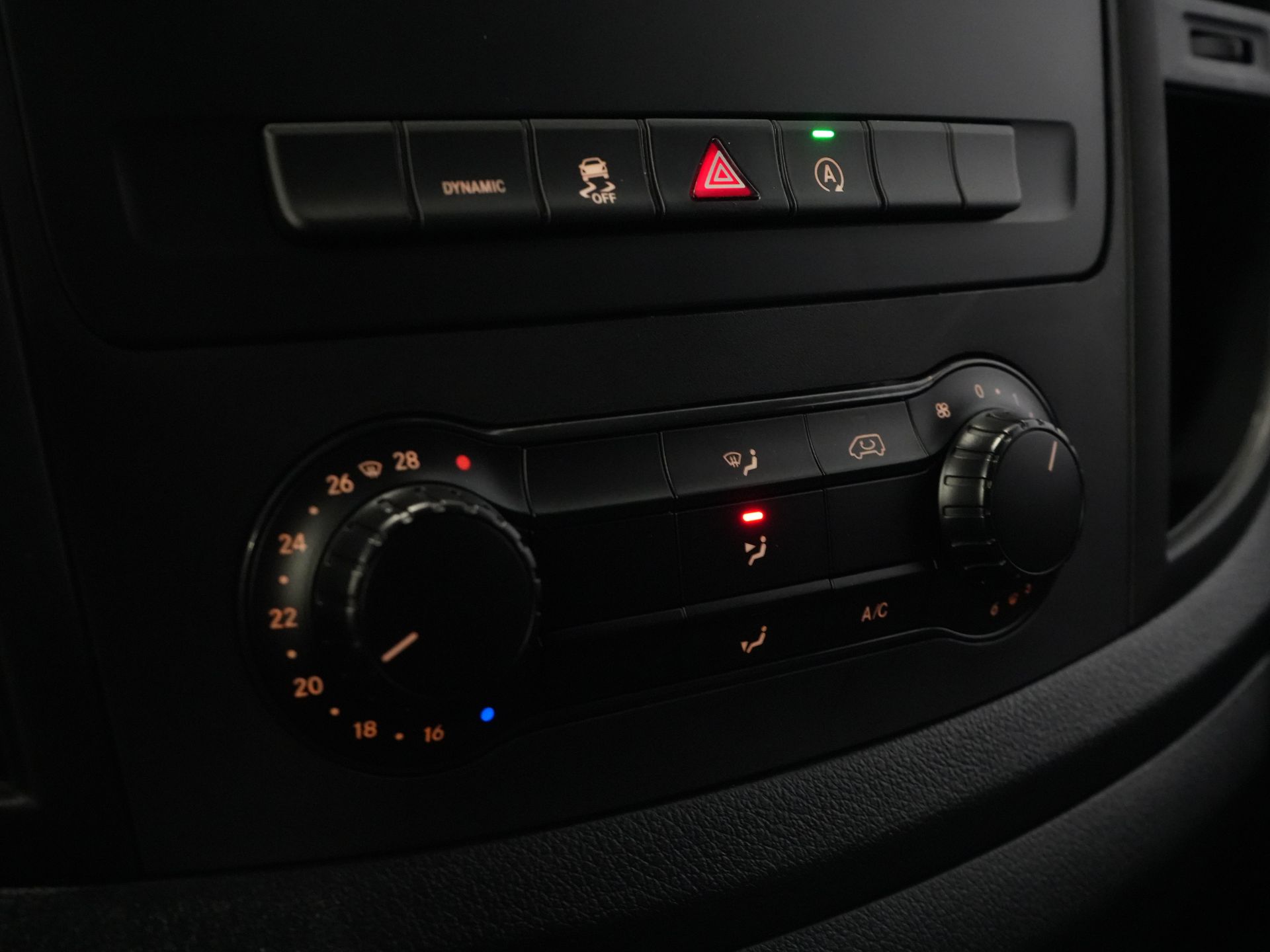 Mercedes-Benz Vito Van 116 CDI Aut. L2 BPM FREE! Carplay/ Sitzverw./ 270Gr. Türen/ Cruise/ Airco/ Navi/ Kamera/ PDC