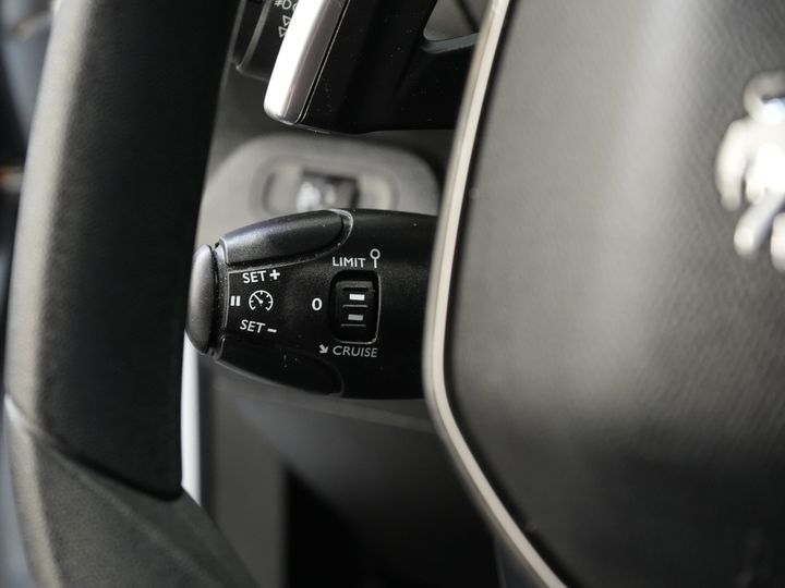 Peugeot Partner Van 1.5 HDI 130 hp Aut. L2 NL Auto/ 3Pers./ Carplay/ Airco/ Navi/ Imperial/ Cruise/ PDC/ DAB/ Towbar