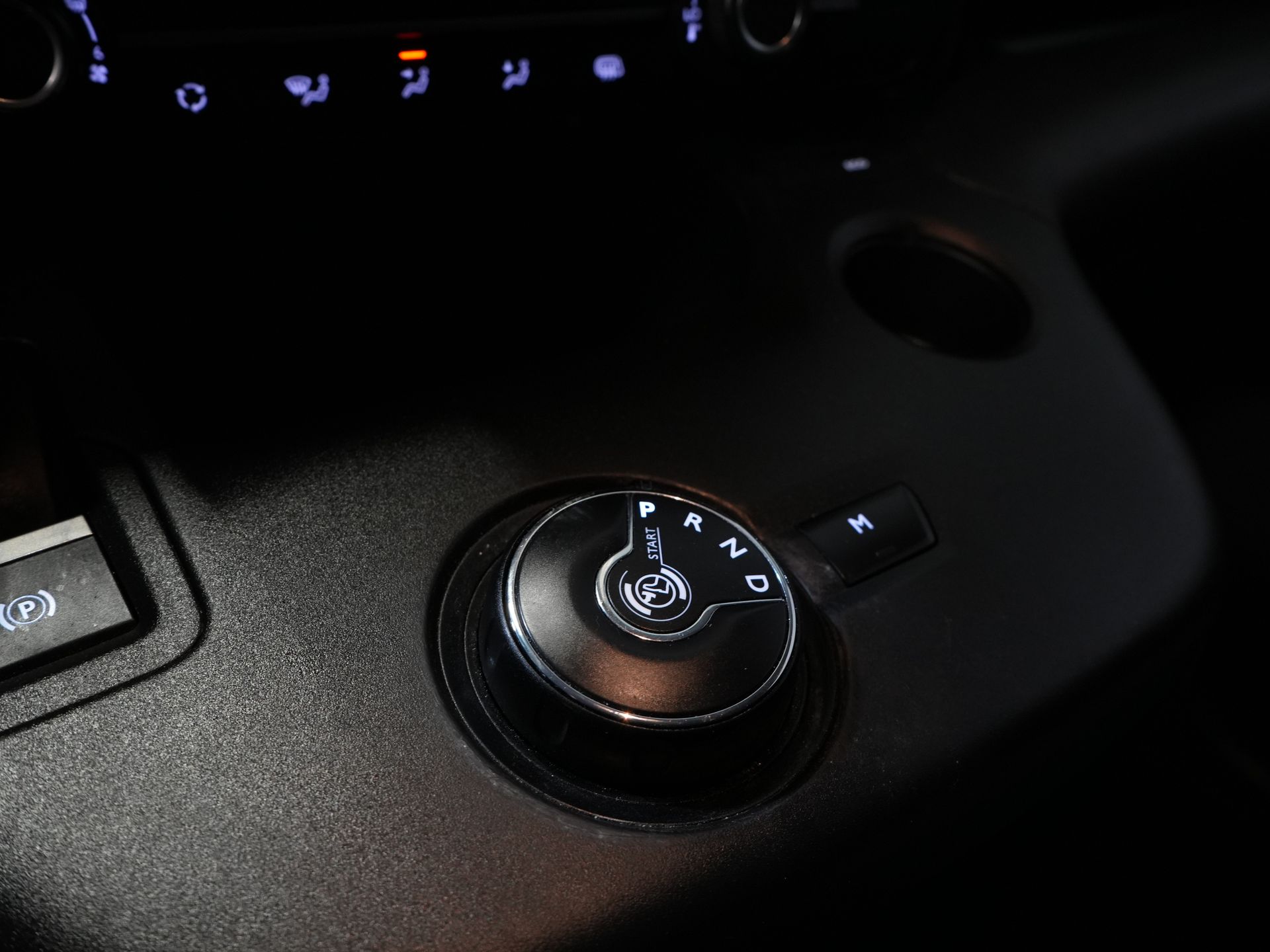 Peugeot Partner Van 1.5 HDI 130 hp Aut. L2 NL Auto/ 3Pers./ Carplay/ Airco/ Navi/ Imperial/ Cruise/ PDC/ DAB/ Towbar