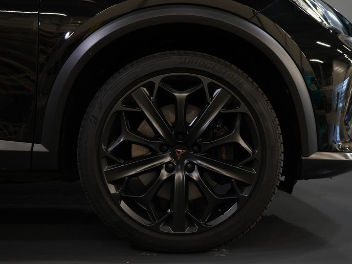 CUPRA Formentor SUV 1.4 e-Hybrid VZ 245 CV Tribe Edition LED Matrix / Adapt.Cruise/ Alcantara/ 19” LMV/ Gancho de remolque/ Memoria/ Asientos calefactables/ Volante calefactable.