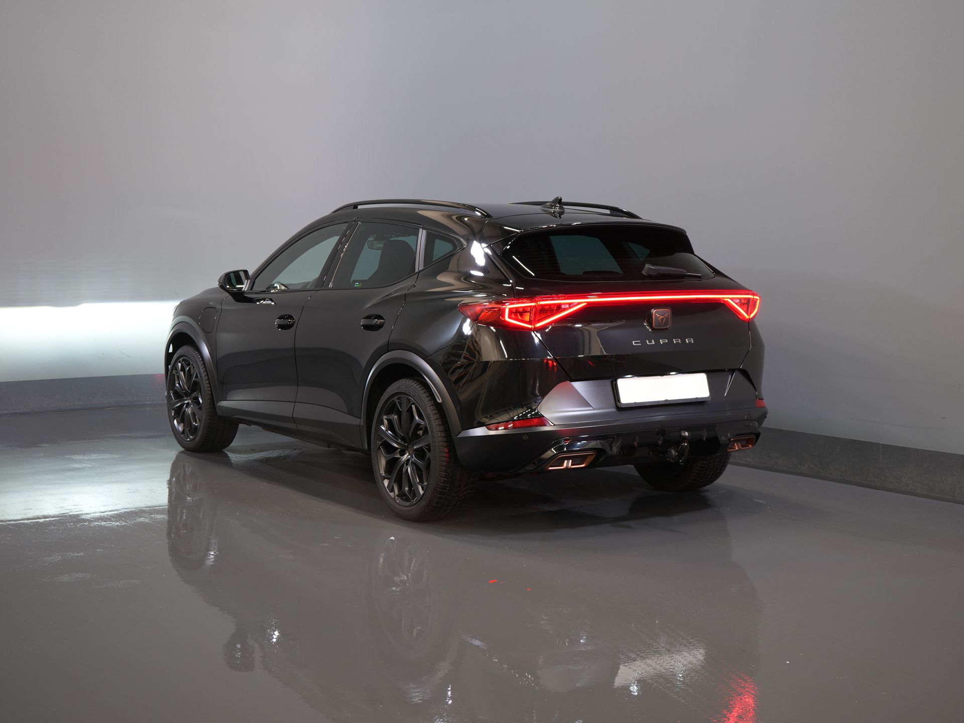 CUPRA Formentor SUV 1.4 e-Hybrid VZ 245 CV Tribe Edition LED Matrix / Adapt.Cruise/ Alcantara/ 19” LMV/ Gancho de remolque/ Memoria/ Asientos calefactables/ Volante calefactable.