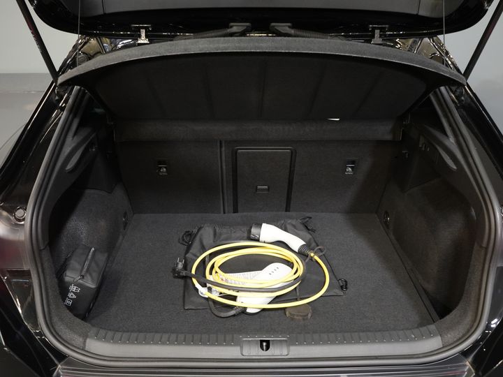 CUPRA Formentor SUV 1.4 e-Hybrid VZ 245 CV Tribe Edition LED Matrix / Adapt.Cruise/ Alcantara/ 19” LMV/ Gancho de remolque/ Memoria/ Asientos calefactables/ Volante calefactable.