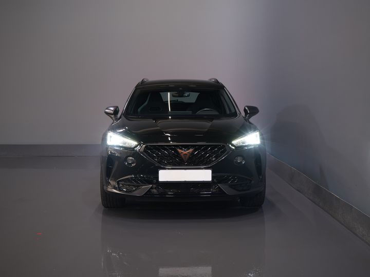 CUPRA Formentor SUV 1.4 e-Hybrid VZ 245 CV Tribe Edition LED Matrix / Adapt.Cruise/ Alcantara/ 19” LMV/ Gancho de remolque/ Memoria/ Asientos calefactables/ Volante calefactable.