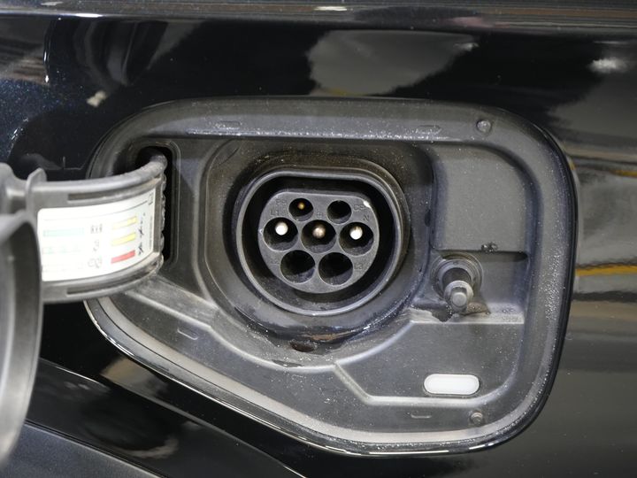 CUPRA Formentor SUV 1.4 e-Hybrid VZ 245 CV Tribe Edition LED Matrix / Adapt.Cruise/ Alcantara/ 19” LMV/ Gancho de remolque/ Memoria/ Asientos calefactables/ Volante calefactable.