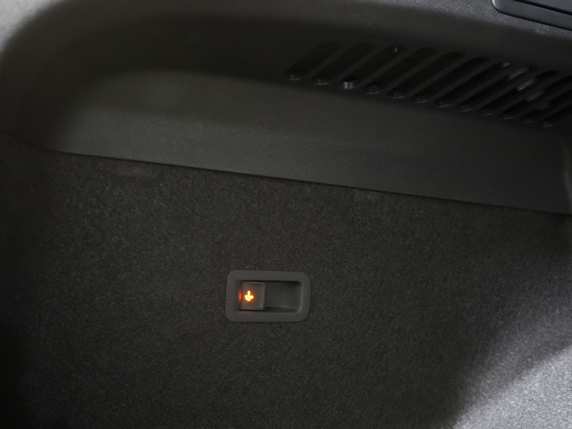 CUPRA Formentor SUV 1.4 e-Hybrid VZ 245 CV Tribe Edition LED Matrix / Adapt.Cruise/ Alcantara/ 19” LMV/ Gancho de remolque/ Memoria/ Asientos calefactables/ Volante calefactable.