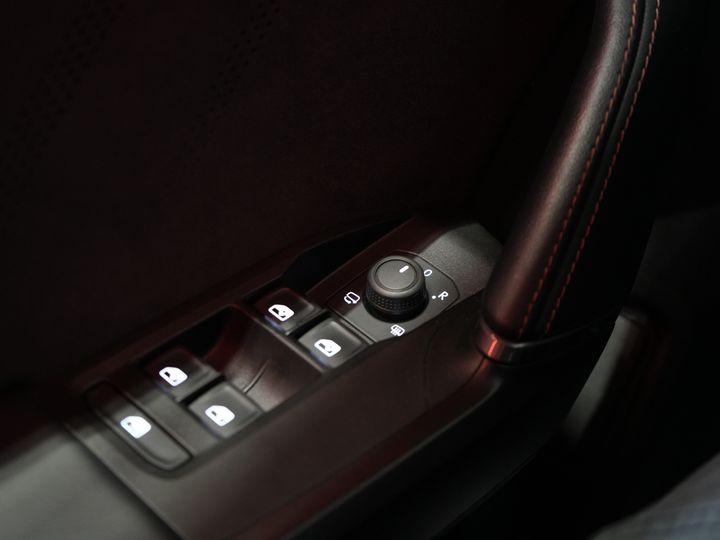 CUPRA Formentor SUV 1.4 e-Hybrid VZ 245 CV Tribe Edition LED Matrix / Adapt.Cruise/ Alcantara/ 19” LMV/ Gancho de remolque/ Memoria/ Asientos calefactables/ Volante calefactable.