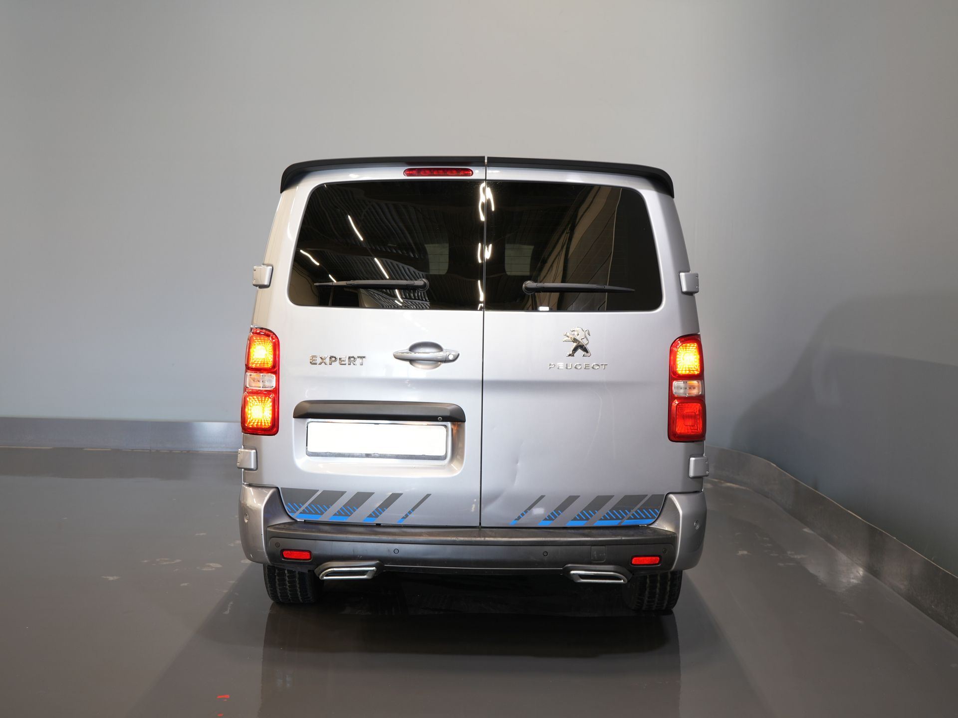 Peugeot Expert Bestelbus 2.0 HDI 180 pk Aut. Sport Edition Nr 128 DC Dubbel Cabine Adapt.Cruise/ 2xSchuifdeur/ Leder/ Xenon/ Head Up/ Climate/ Alarm/ Sto