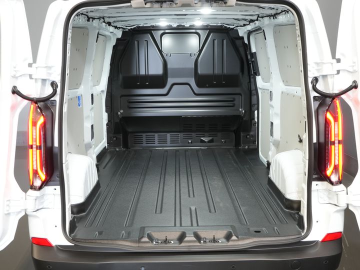 Ford E-Transit Custom Van L2 330 km Garanzia WLTP fino al 2028/ LED/ Caricabatterie rapido/ Riscaldatore a stelo/ Sedili/ Sterzo/ Carplay/ Videocamera/ PDC/ Clima/ Crociera