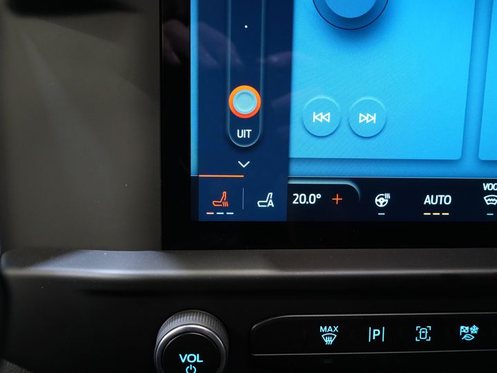 Ford E-Transit Custom Van L2 330 km Garanzia WLTP fino al 2028/ LED/ Caricabatterie rapido/ Riscaldatore a stelo/ Sedili/ Sterzo/ Carplay/ Videocamera/ PDC/ Clima/ Crociera