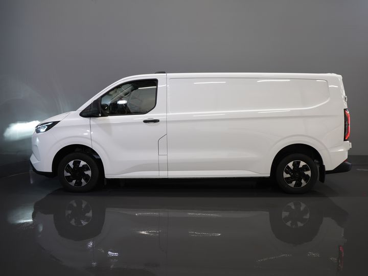 Ford E-Transit Custom Bestelbus Trend L2 65 kWh 330 km WLTP Garantie t/m 2030/ LED/ Snellader/ 2.3t Trekverm./ Stuurverw./ Stoelverw./ Carplay/ Climate/ Camera/
