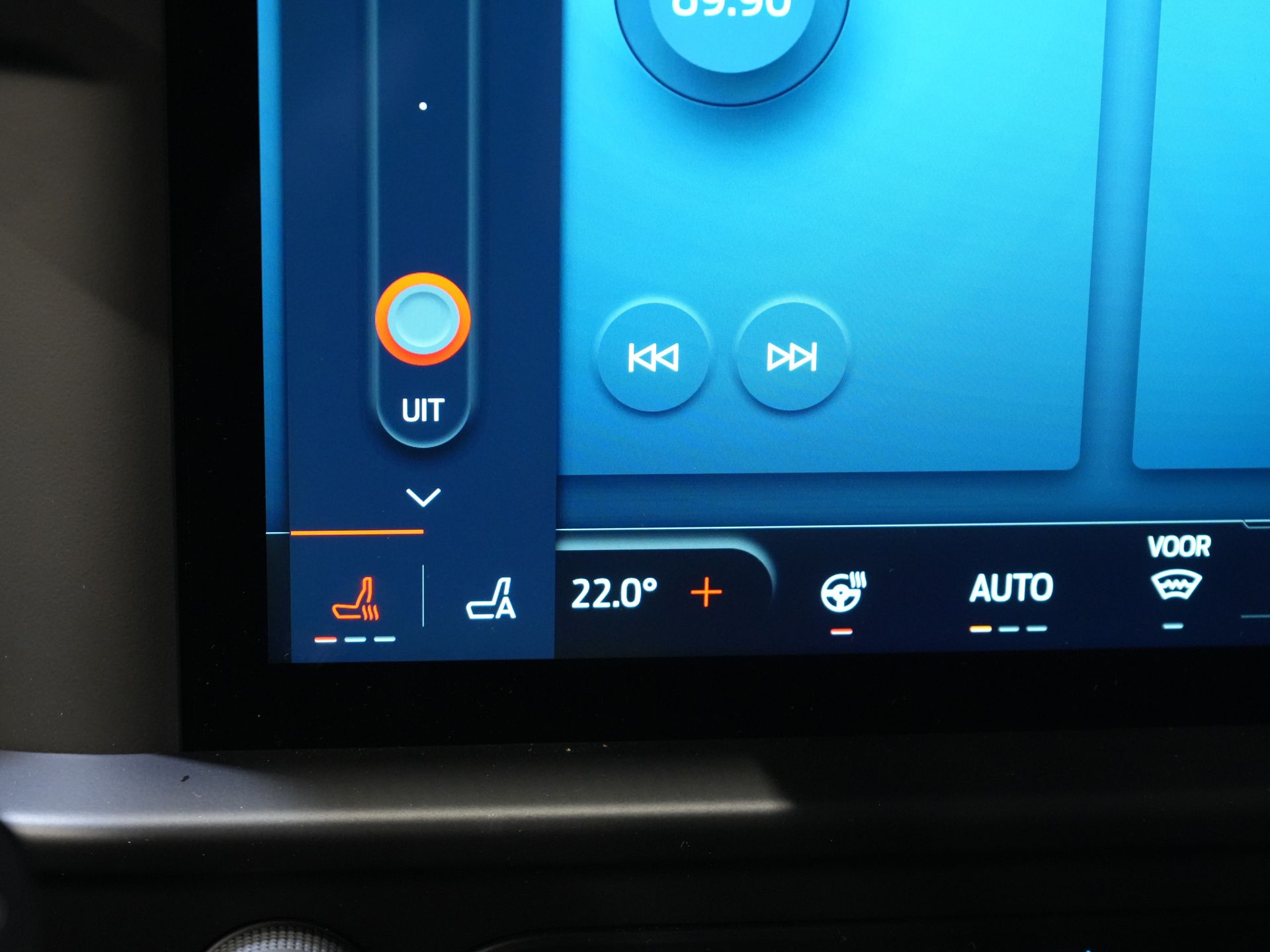 Ford E-Transit Custom Bestelbus Trend L2 65 kWh 330 km WLTP Garantie t/m 2030/ LED/ Snellader/ 2.3t Trekverm./ Stuurverw./ Stoelverw./ Carplay/ Climate/ Camera/