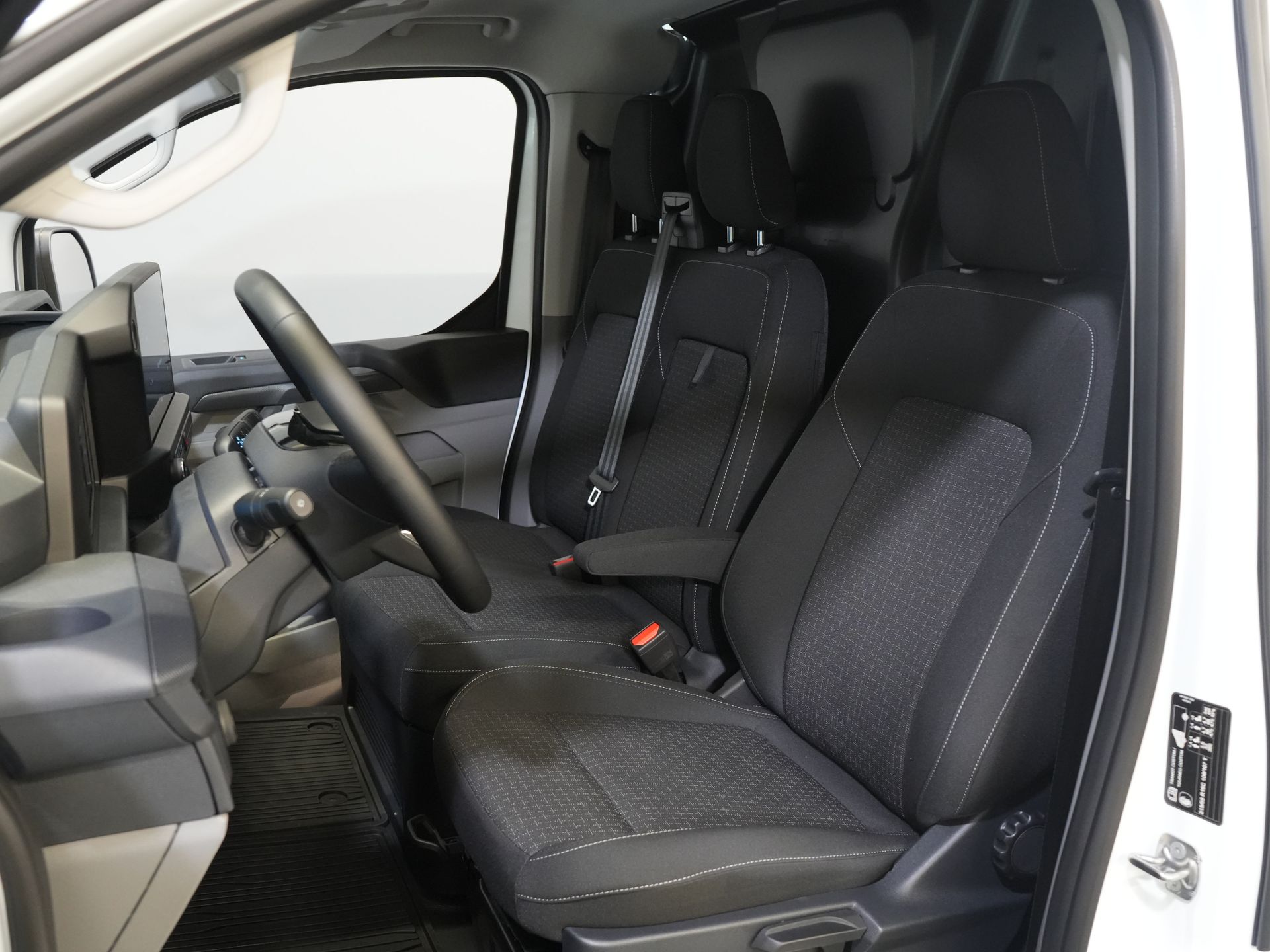 Ford E-Transit Custom Bestelbus Trend L2 65 kWh 330 km WLTP Garantie t/m 2030/ LED/ Snellader/ 2.3t Trekverm./ Stuurverw./ Stoelverw./ Carplay/ Climate/ Camera/