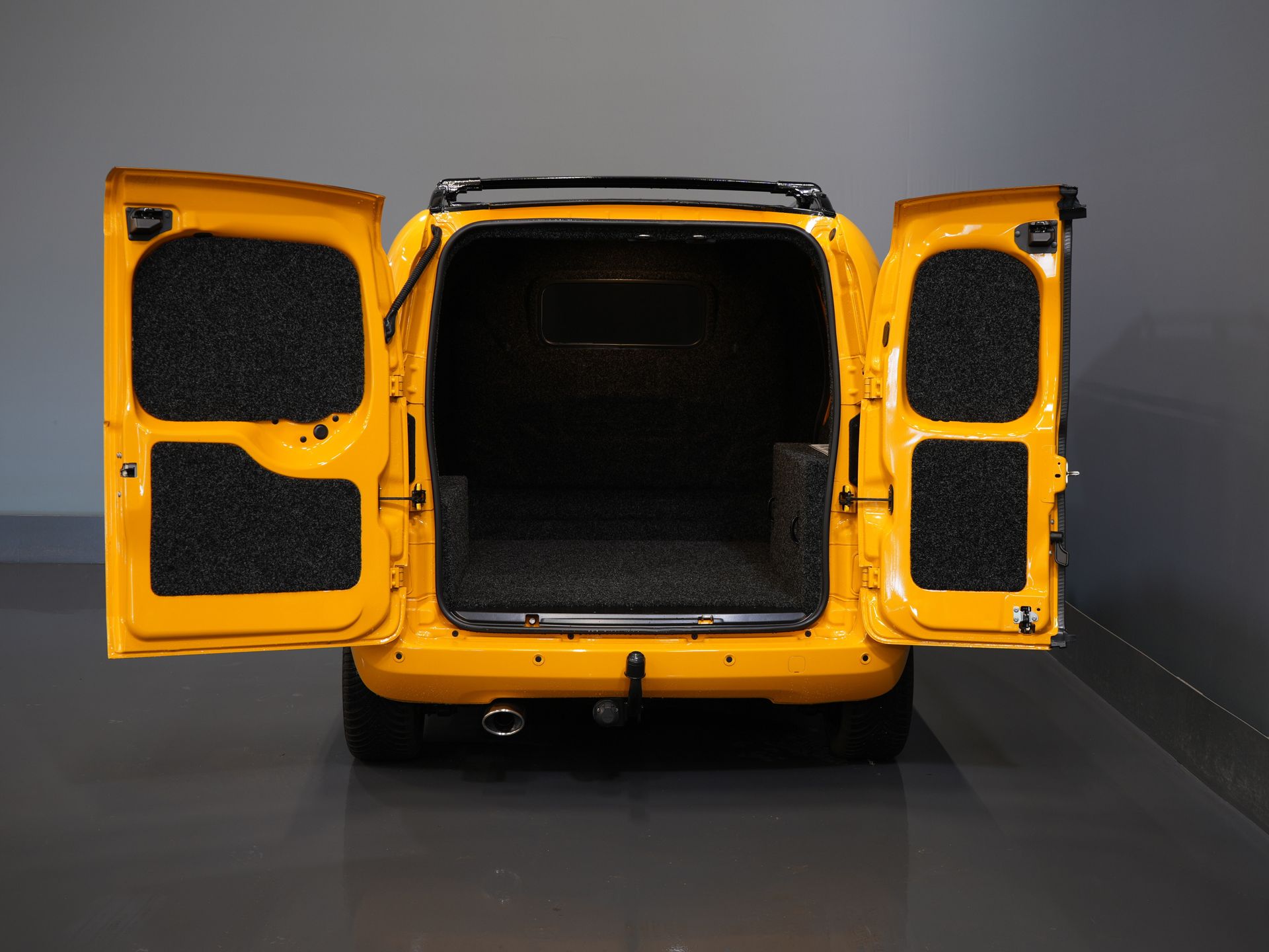 Fiat Fiorino Van 1.3 MJ 95 cv BPM GRATIS UNICO! NL Car/ MOT 05-2026/ Carplay/ Gestof. Vano di carico/ Barra di traino/ Airco
