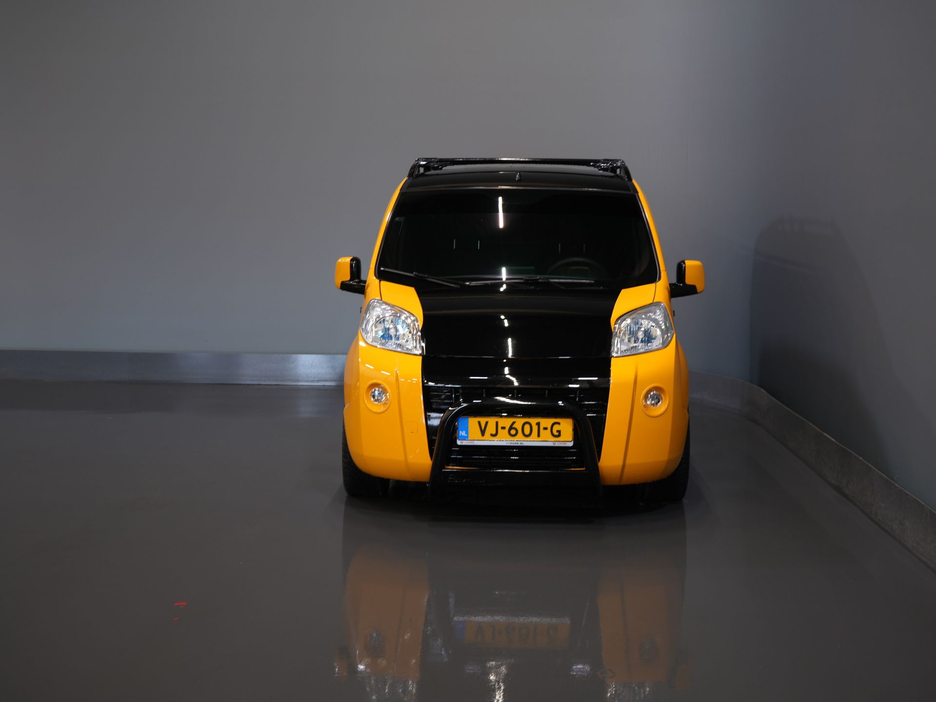 Fiat Fiorino Van 1.3 MJ 95 KM BPM FREE UNIQUE! NL Car/ MOT 05-2026/ Carplay/ Gestof. Przedział ładunkowy/ Hak holowniczy/ Airco