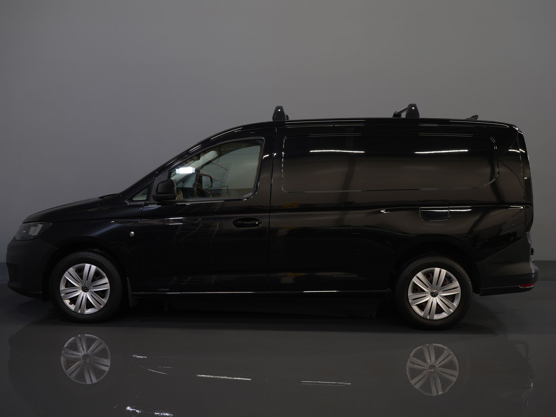 Volkswagen Caddy Cargo Maxi Bestelbus 2.0 TDI 125 pk DSG Aut. Standkachel/ Stoelverw./ Carplay/ Airco/ Dakdragers/ Cruise/ PDC/ Trekhaak