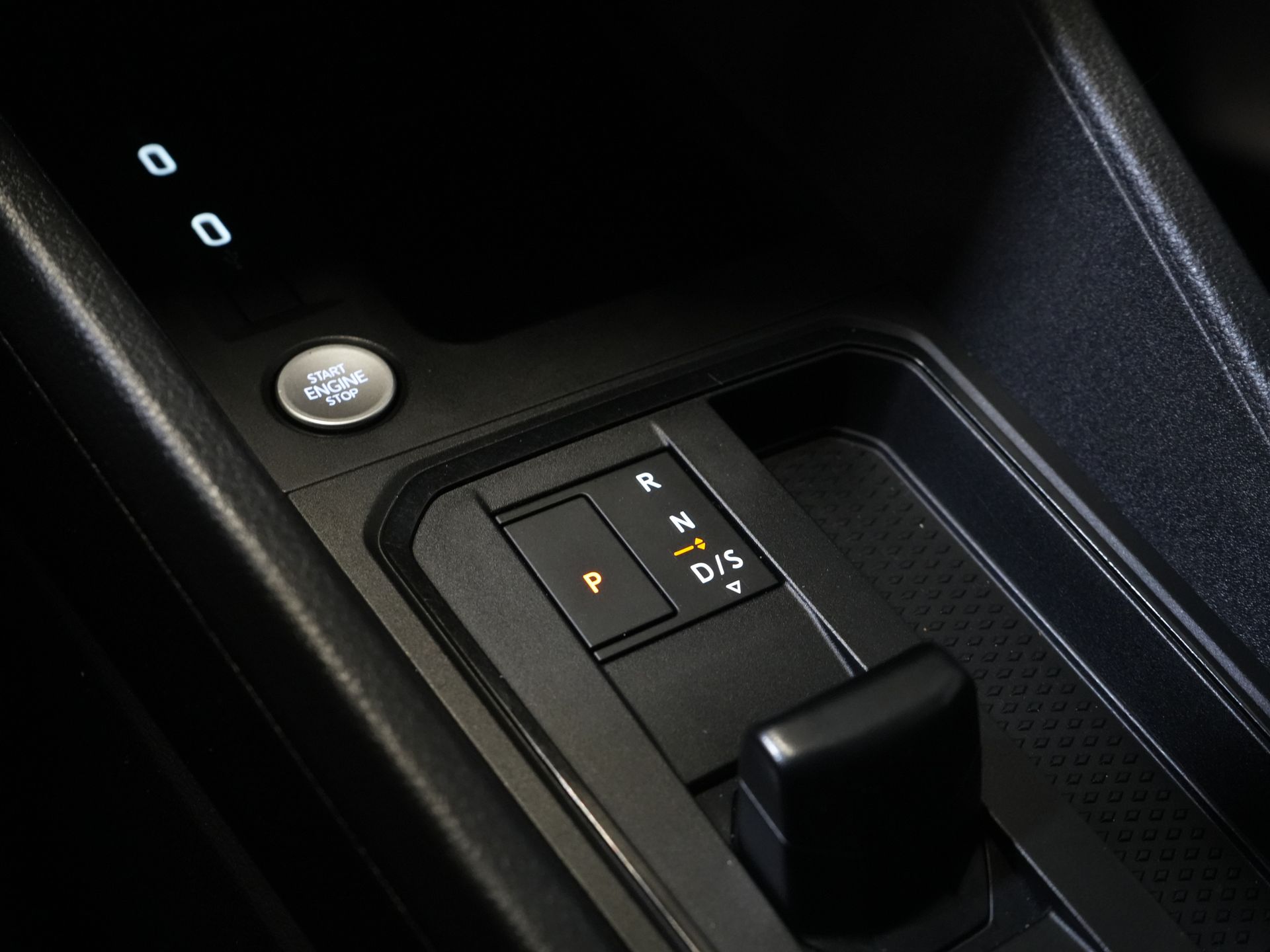 Volkswagen Caddy Cargo Maxi Bestelbus 2.0 TDI 125 pk DSG Aut. Standkachel/ Stoelverw./ Carplay/ Airco/ Dakdragers/ Cruise/ PDC/ Trekhaak