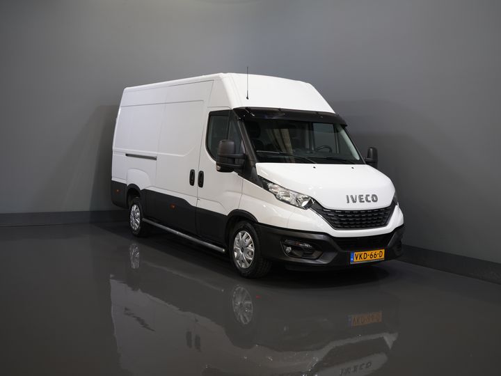 Iveco Daily Van 35S18 3.0 180 к.с. L2H2 BPM БЕЗКОШТОВНО 3.5т Фаркоп / 270 гр. Двері / Гев. Сидіння/ Клімат/ CarPlay/ Бокові панелі/ Камера