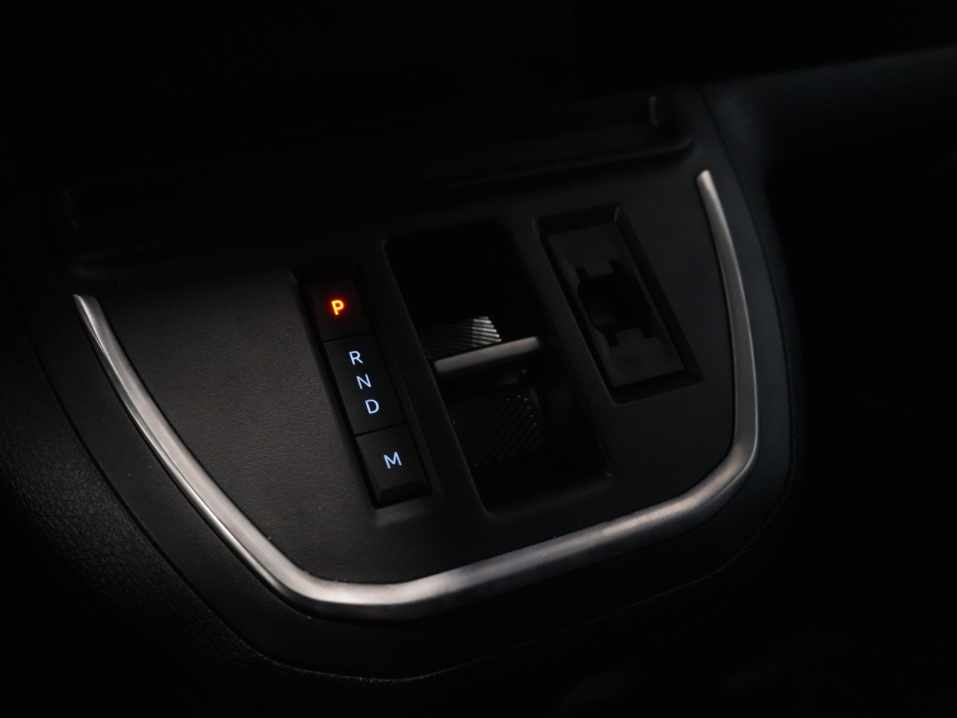 Peugeot Expert Van 2.0 HDi 145 hp Aut. L2 BPM FREE! LED/ Virtuelles Cockpit/ Carplay/ Navi/ Cruise/ Kamera