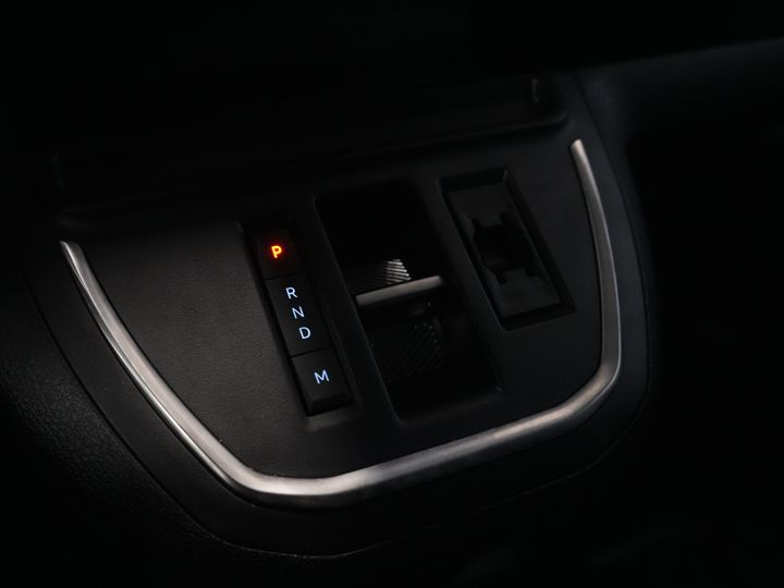 Peugeot Expert Van 2.0 HDi 145 hp Aut. L2 BPM FREE! LED/ Virtuelles Cockpit/ Carplay/ Navi/ Cruise/ Kamera