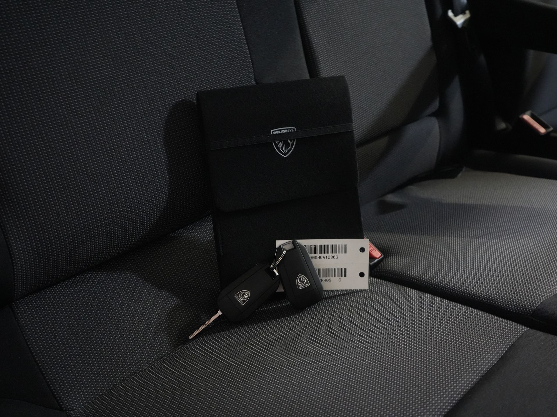 Peugeot Expert Van 2.0 HDi 145 hp Aut. L2 BPM FREE! LED/ Virtuelles Cockpit/ Carplay/ Navi/ Cruise/ Kamera