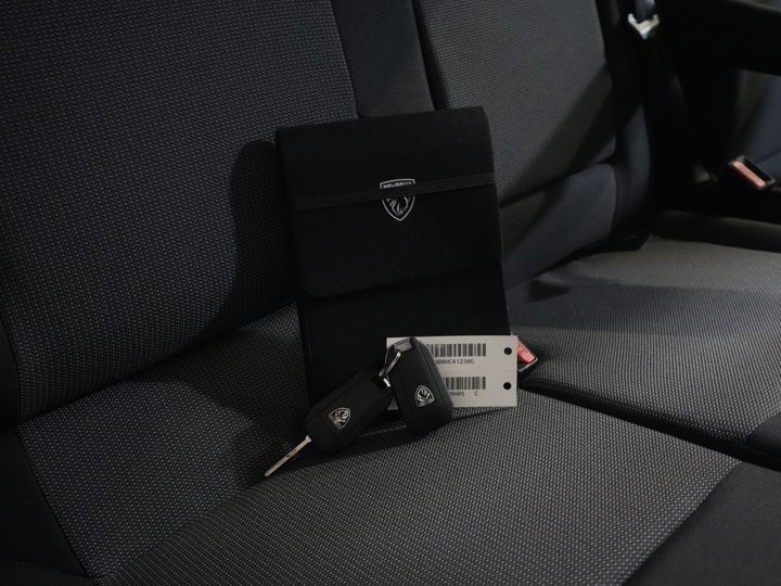 Peugeot Expert Van 2.0 HDi 145 hp Aut. L2 BPM FREE! LED/ Virtuelles Cockpit/ Carplay/ Navi/ Cruise/ Kamera