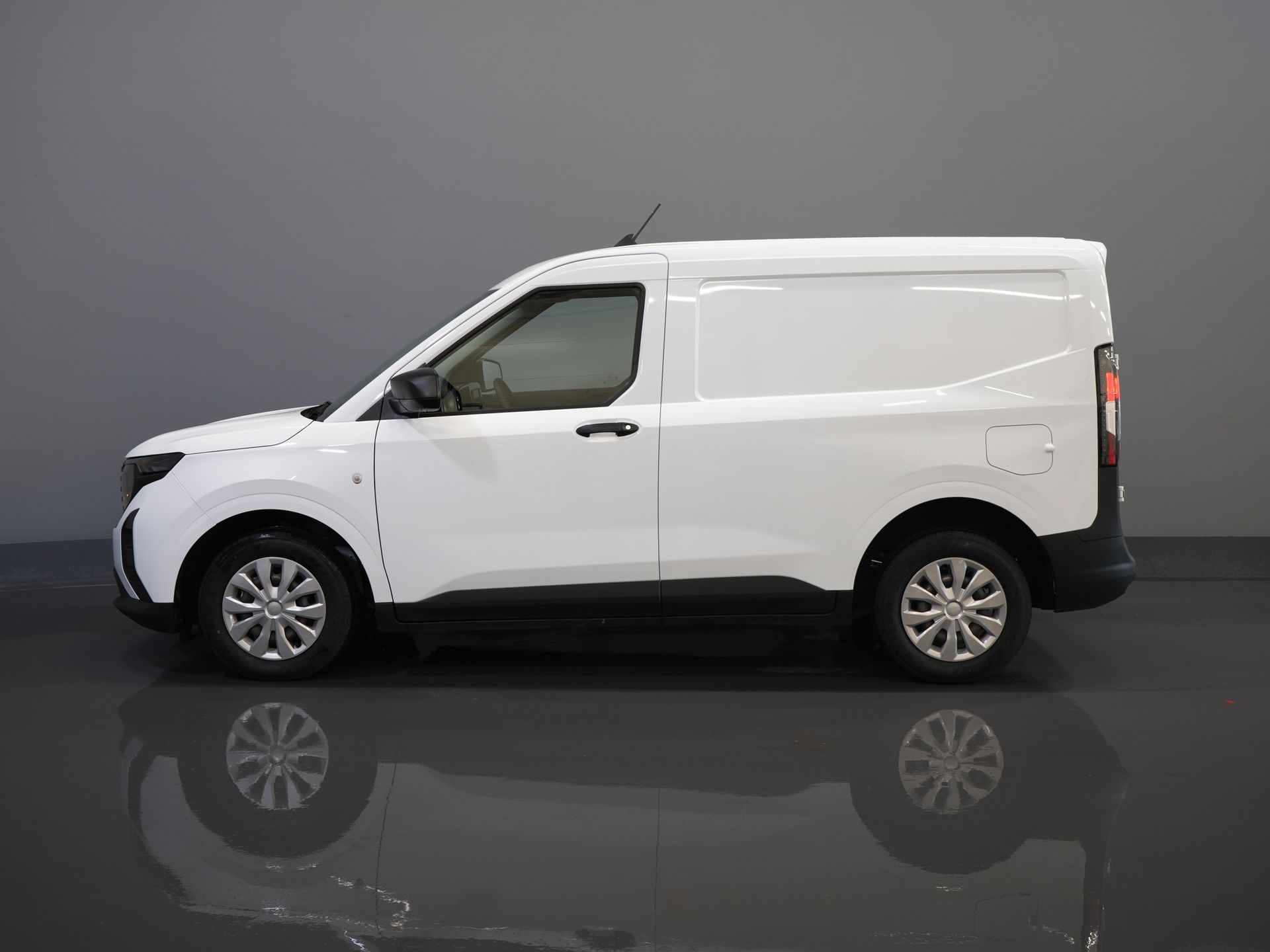 Ford Transit Courier Van 1.0 Trend 100 KM BENZYNA BPM GRATIS! Gwarancja 05-2029/ Carplay/ Virtual Cockpit/ Airco/ Cruise