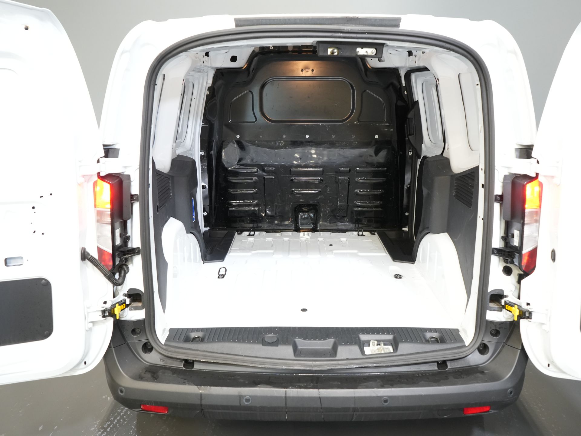 Ford Transit Courier Van 1.0 Trend 100 KM BENZYNA BPM GRATIS! Gwarancja 05-2029/ Carplay/ Virtual Cockpit/ Airco/ Cruise