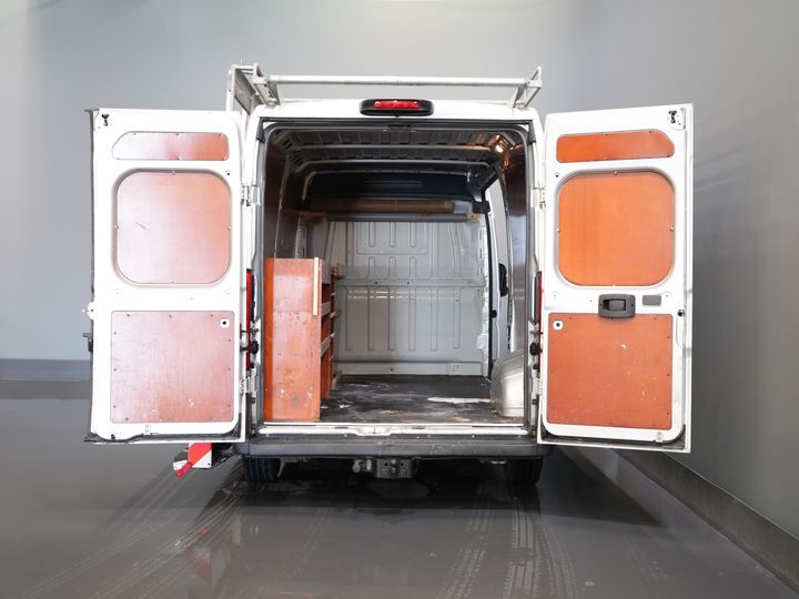 Fiat Ducato Bestelbus 2.3 MJ 120 pk L2H2 BPM VRIJ! Glasresteel/ Glastransporter/ Glaswagen/ Navi/ Climate/ Camera/ 2.5t Trekverm/ Imperiaal