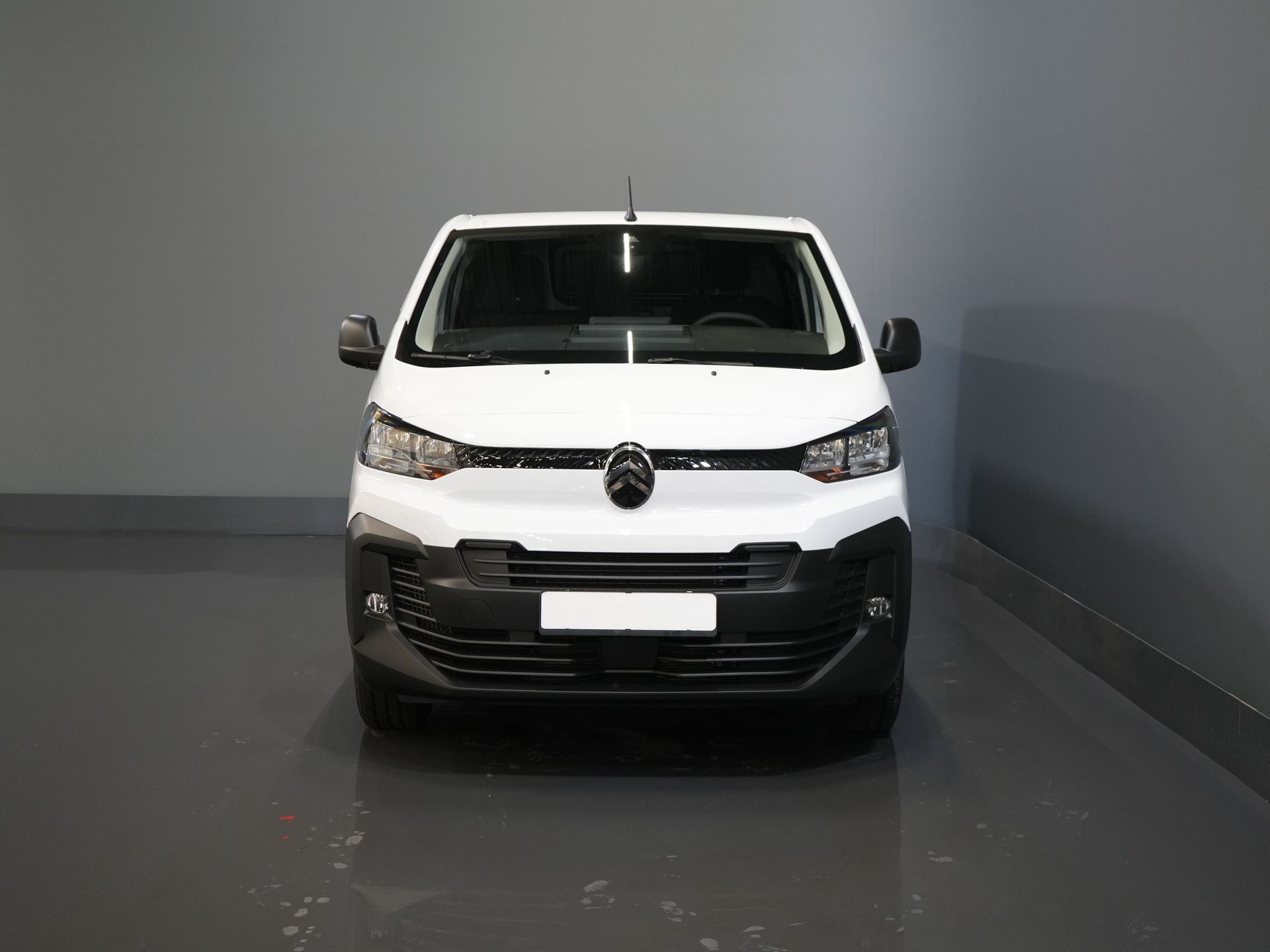 Citroën Jumpy Van 2.0 HDI 145 к.с. L2 BPM БЕЗКОШТОВНО! Віртуальний кокпіт / Навігація / Carplay / Камера / PDC / Круїз / Airco