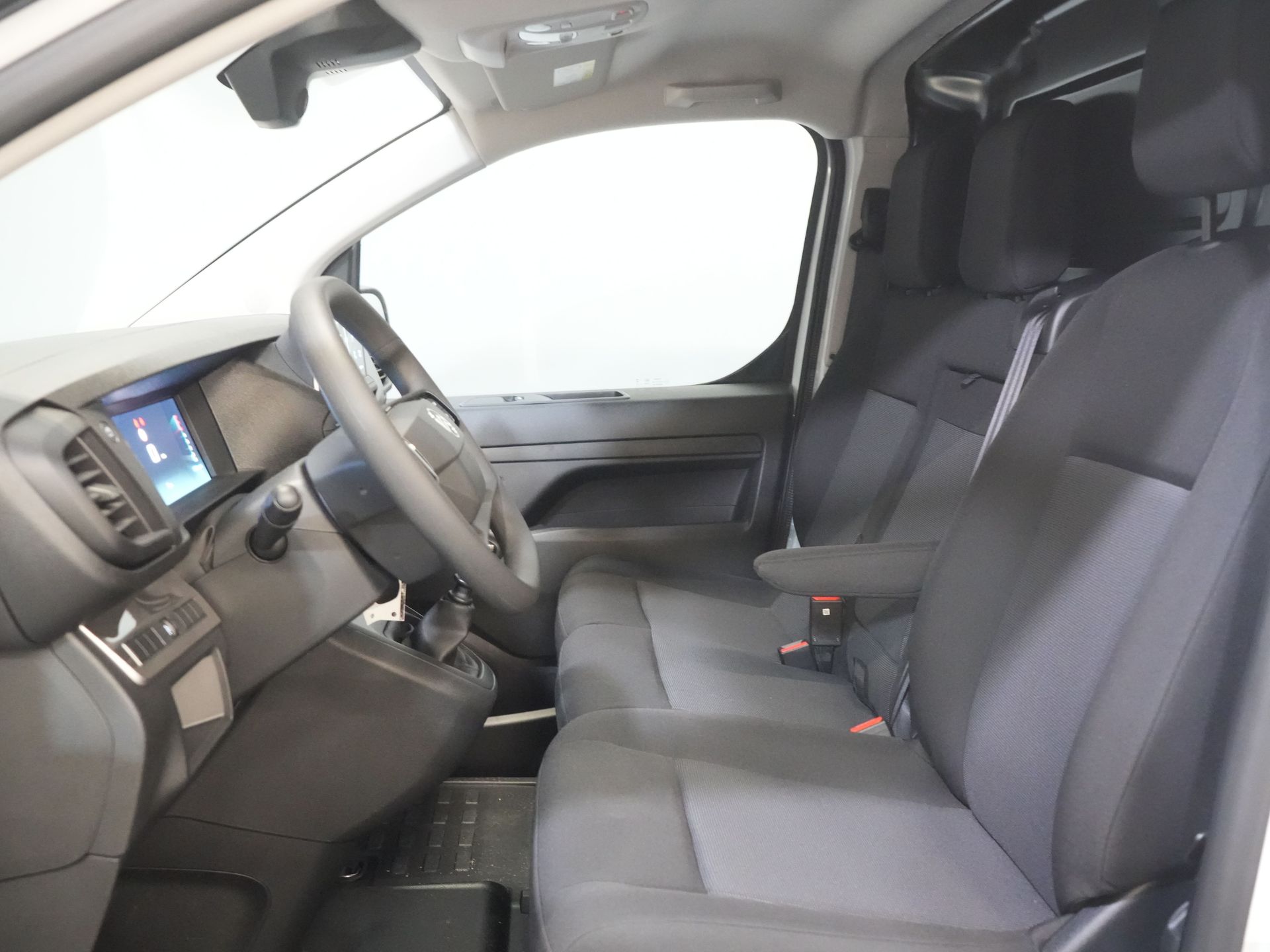 Citroën Jumpy Van 2.0 HDI 145 к.с. L2 BPM БЕЗКОШТОВНО! Віртуальний кокпіт / Навігація / Carplay / Камера / PDC / Круїз / Airco