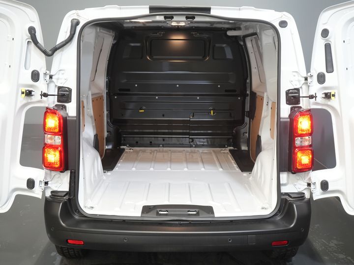 Citroën Jumpy Van 2.0 HDI 145 hp L2 BPM FREE! Virtual Cockpit/ Navi/ Carplay/ Camera/ PDC/ Cruise/ Airco