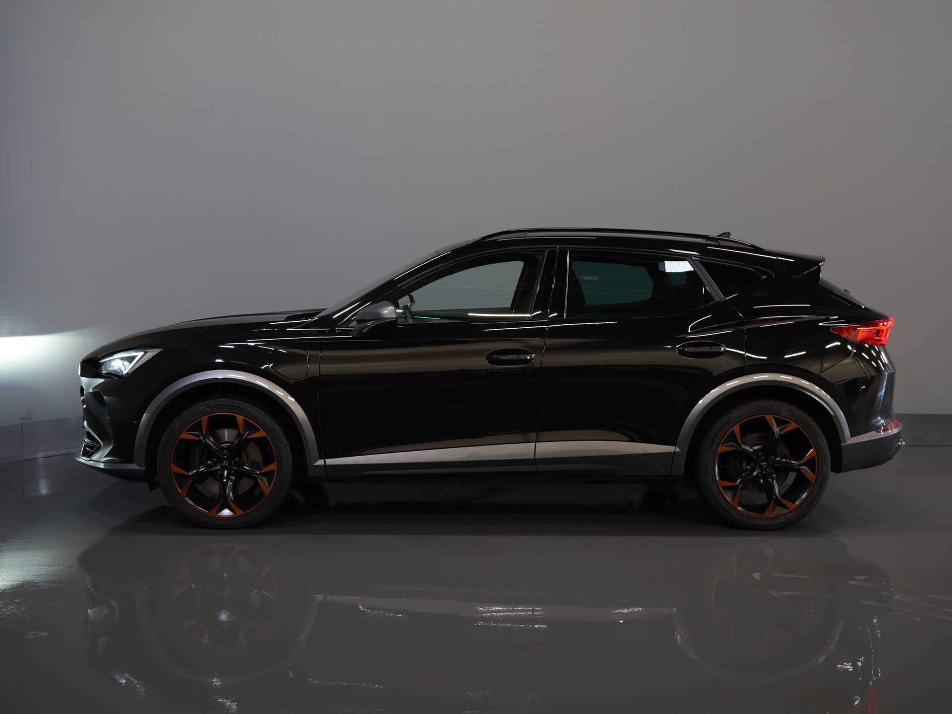 CUPRA Formentor SUV 1.4 TSI e-Hybrid VZ Performance Limited 245 CV Adapt.Cruise/ Matrix/ Calefacción auxiliar/ Asientos calefactables/ Volante calefactable/ Carplay/ Cámara/ Navegador/