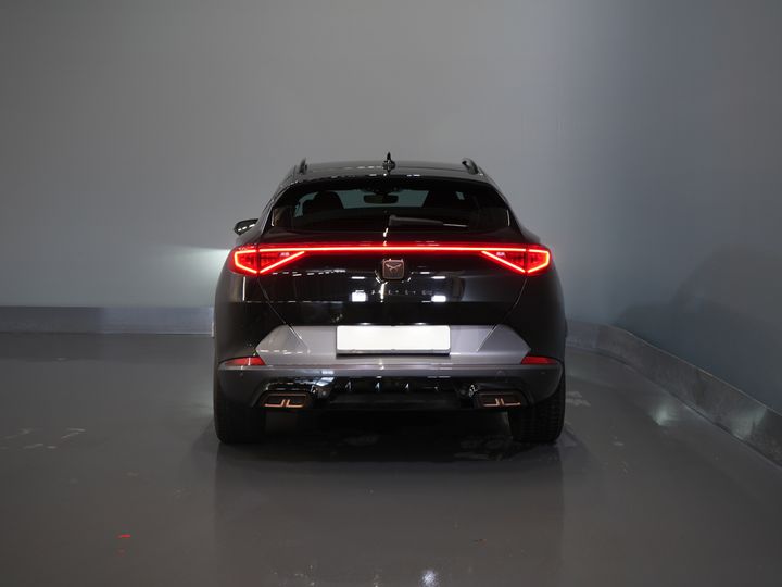 CUPRA Formentor SUV 1.4 TSI e-Hybrid VZ Performance Limited 245 CV Adapt.Cruise/ Matrix/ Calefacción auxiliar/ Asientos calefactables/ Volante calefactable/ Carplay/ Cámara/ Navegador/