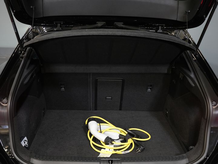 CUPRA Formentor SUV 1.4 TSI e-Hybrid VZ Performance Limited 245 CV Adapt.Cruise/ Matrix/ Calefacción auxiliar/ Asientos calefactables/ Volante calefactable/ Carplay/ Cámara/ Navegador/