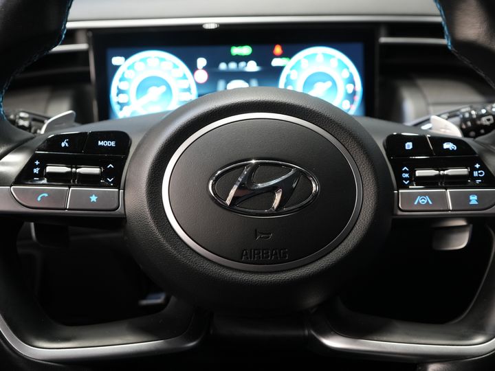 Hyundai Tucson SUV 1.6 T-GDI PHEV Premium 4WD/ Krell/ Cuero/ Control de crucero adaptativo/ Tapón eléctrico/ Memoria/ Asientos calefactables/ Asientos reclinables/ Volante calefactable.