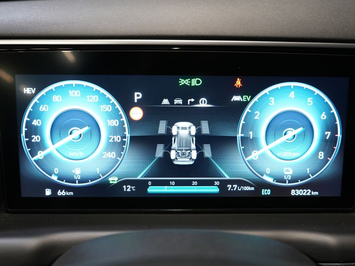 Hyundai Tucson SUV 1.6 T-GDI PHEV Premium 4WD/ Krell/ Cuero/ Control de crucero adaptativo/ Tapón eléctrico/ Memoria/ Asientos calefactables/ Asientos reclinables/ Volante calefactable.