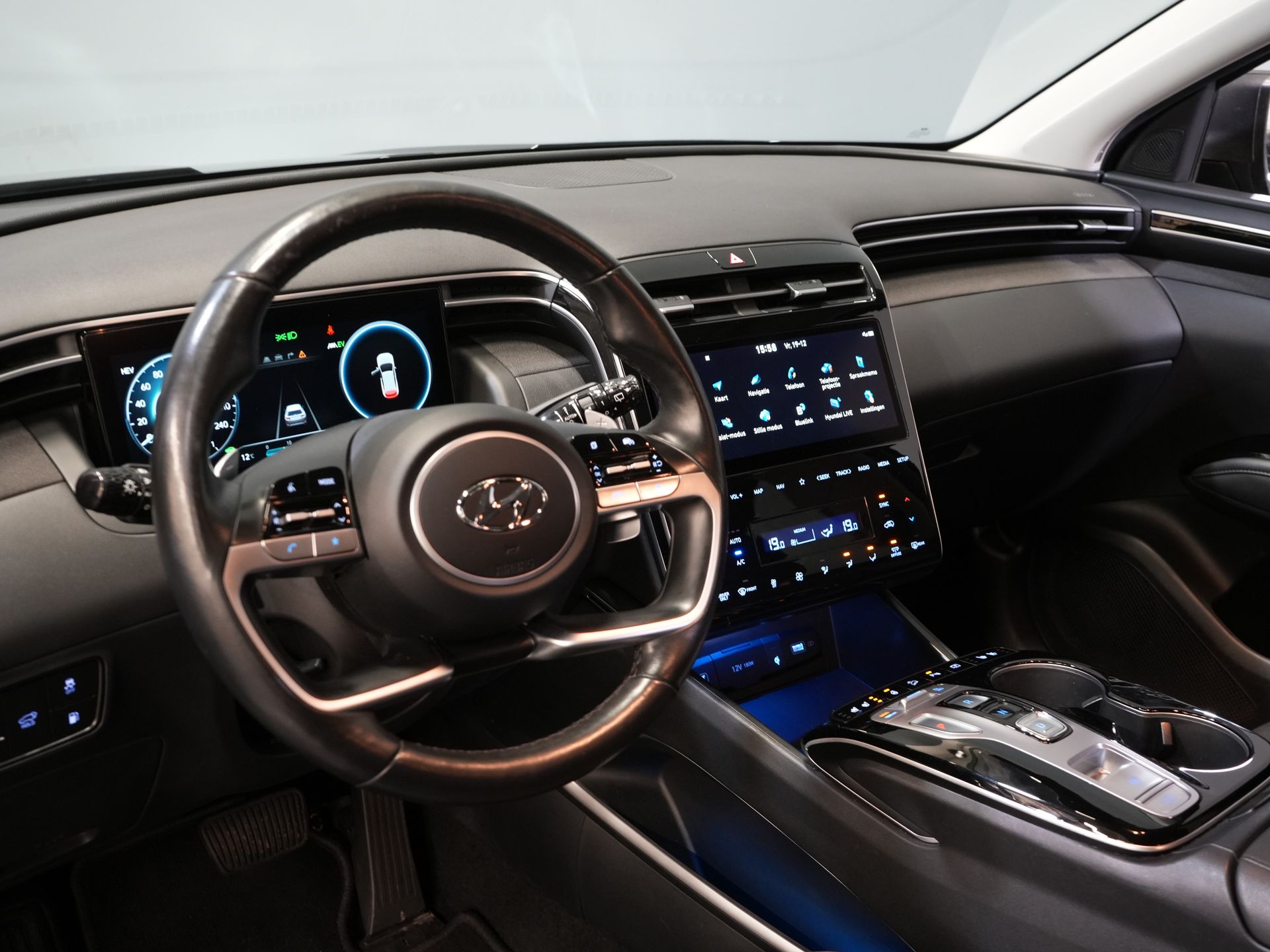 Hyundai Tucson SUV 1.6 T-GDI PHEV Premium 4WD/ Krell/ Cuero/ Control de crucero adaptativo/ Tapón eléctrico/ Memoria/ Asientos calefactables/ Asientos reclinables/ Volante calefactable.