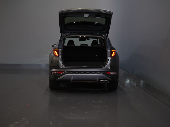 Hyundai Tucson SUV 1.6 T-GDI PHEV Premium 4WD/ Krell/ Cuero/ Control de crucero adaptativo/ Tapón eléctrico/ Memoria/ Asientos calefactables/ Asientos reclinables/ Volante calefactable.