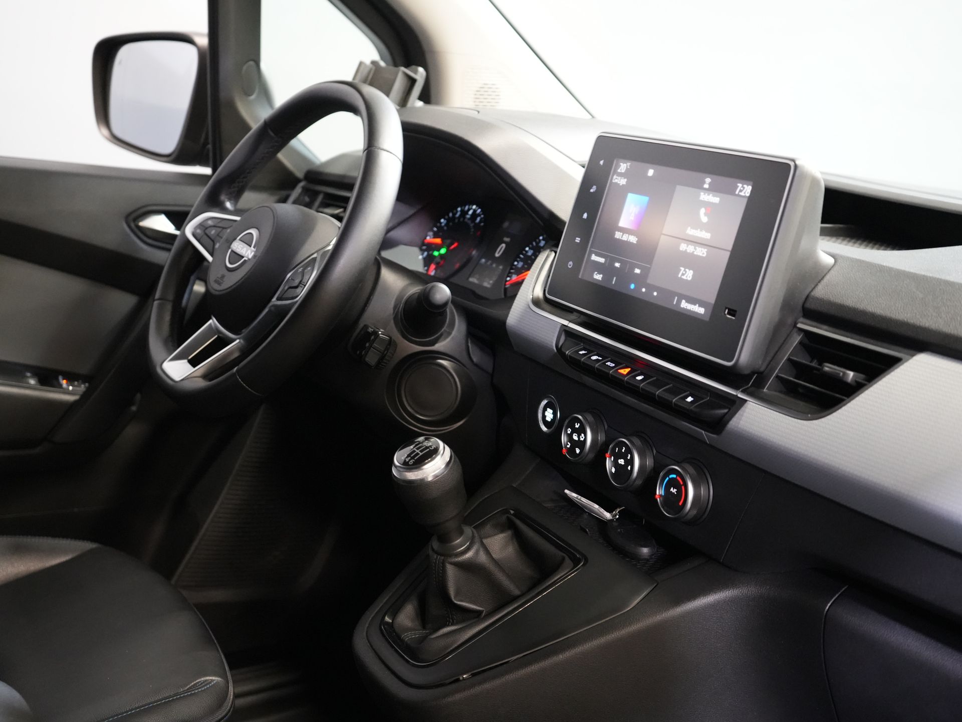 Nissan Townstar Van N-Connecta 130 к.с. БЕНЗИН Carplay/ Seatverw./ Keyless/ Camera/ PDC/ Cruise/ Airco