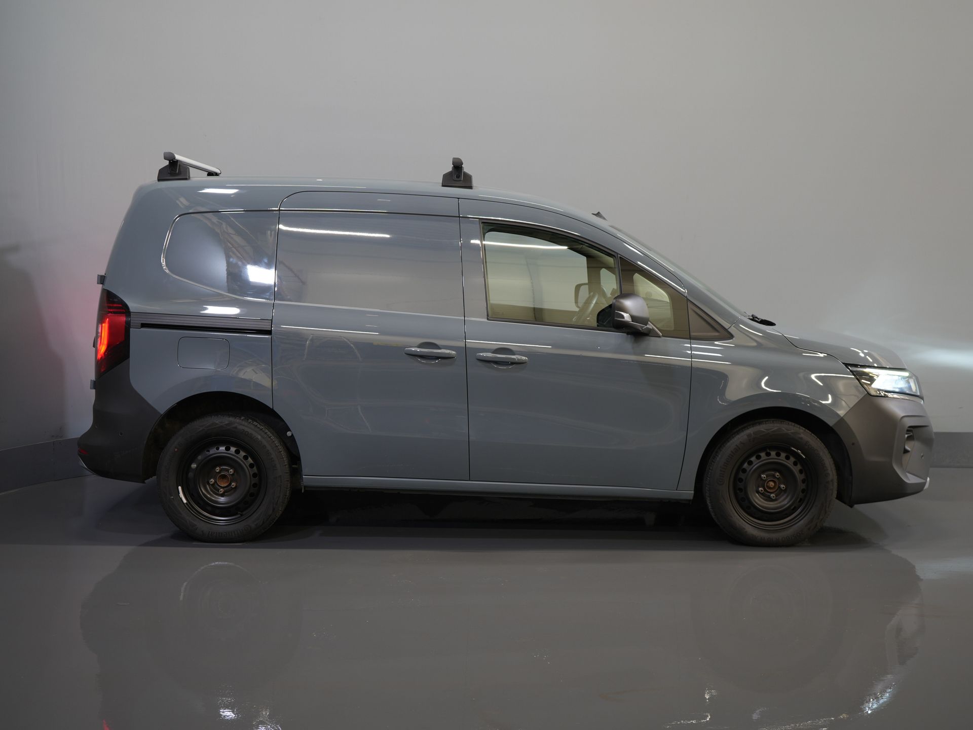 Nissan Townstar Van N-Connecta 130 к.с. БЕНЗИН Carplay/ Seatverw./ Keyless/ Camera/ PDC/ Cruise/ Airco