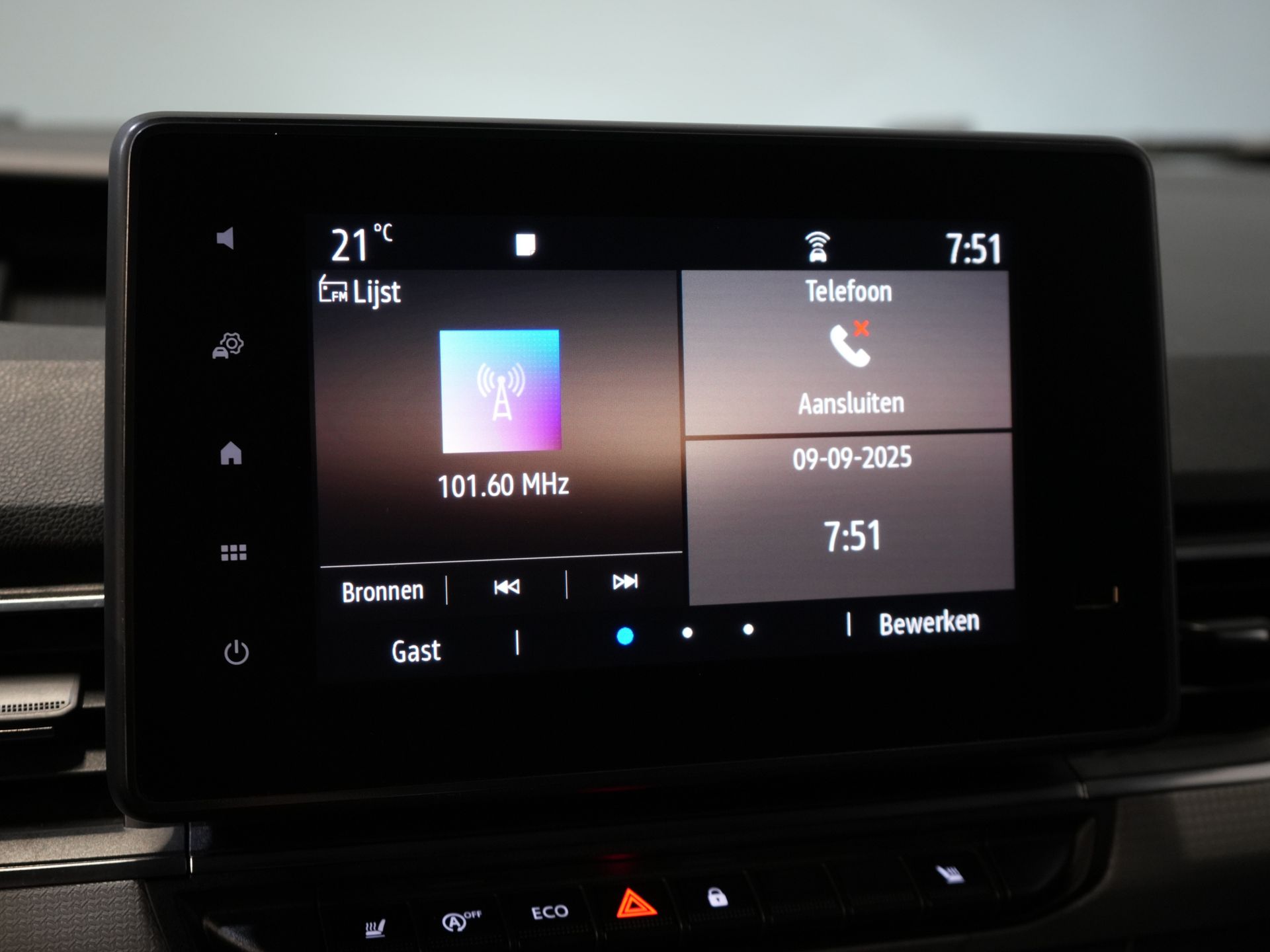 Nissan Townstar Van N-Connecta 130 к.с. БЕНЗИН Carplay/ Seatverw./ Keyless/ Camera/ PDC/ Cruise/ Airco