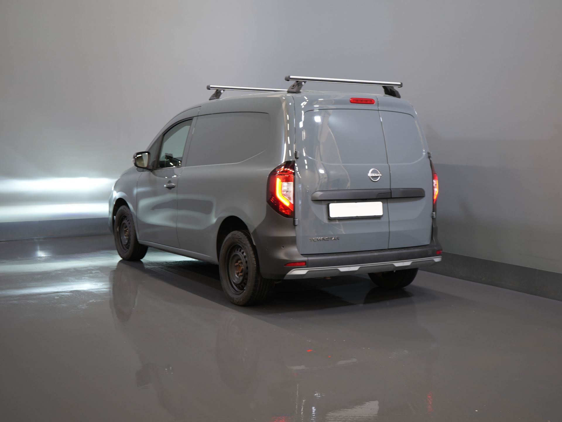 Nissan Townstar Van N-Connecta 130 к.с. БЕНЗИН Carplay/ Seatverw./ Keyless/ Camera/ PDC/ Cruise/ Airco