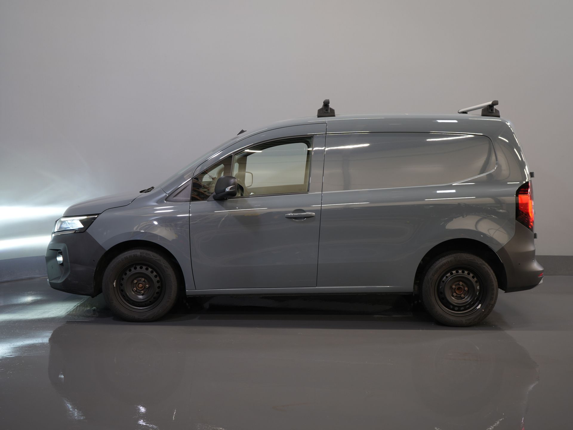 Nissan Townstar Van N-Connecta 130 к.с. БЕНЗИН Carplay/ Seatverw./ Keyless/ Camera/ PDC/ Cruise/ Airco