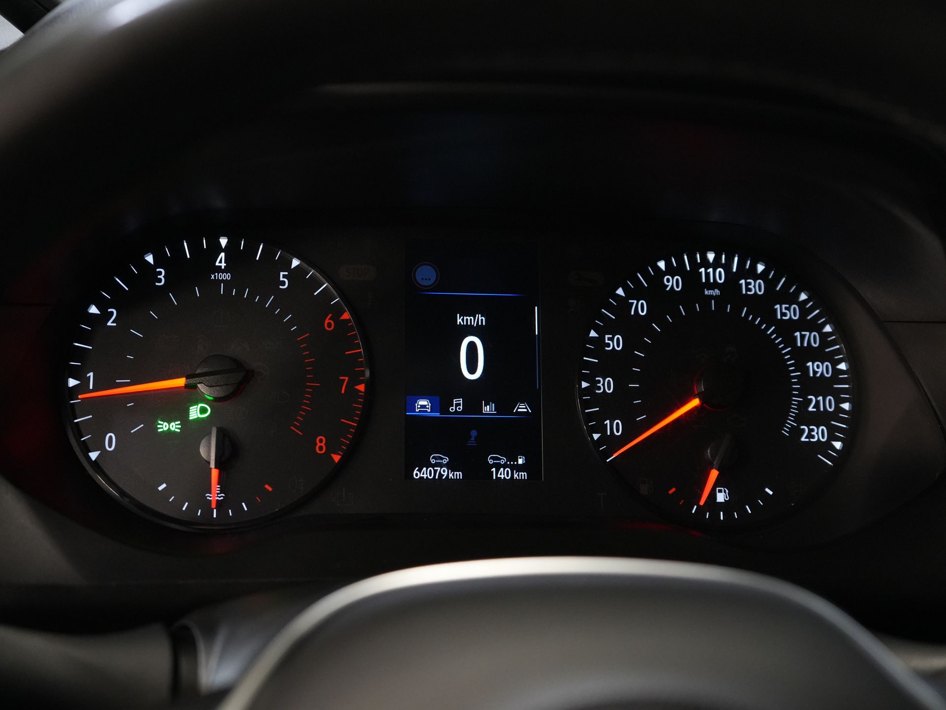 Nissan Townstar Van N-Connecta 130 к.с. БЕНЗИН Carplay/ Seatverw./ Keyless/ Camera/ PDC/ Cruise/ Airco